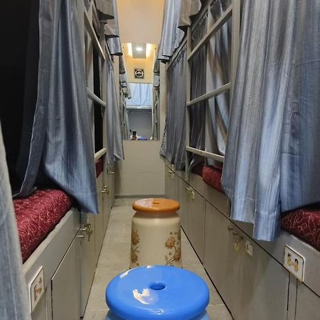 Rest Inn Hostel Dormitory Mumbai Eksteriør bilde